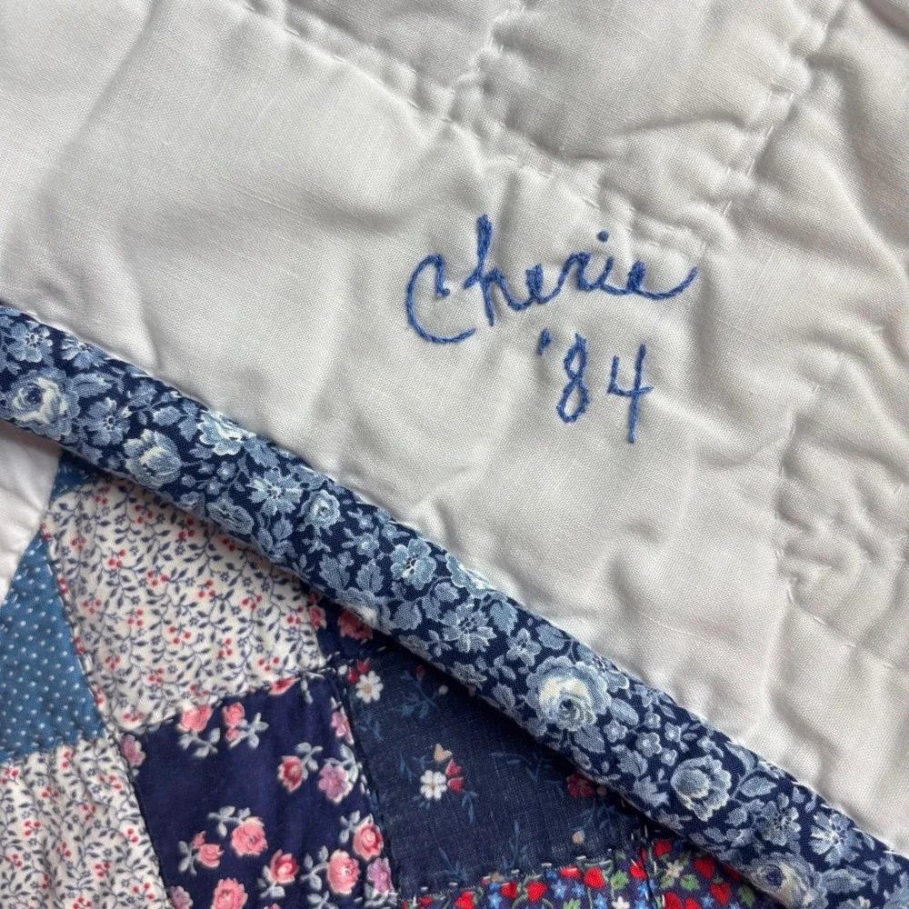 VTG‎ Handmade Patchwork Heirloom Quilt 80s Blanket Blue White Floral Cottagecore